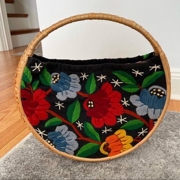 Vintage Handbags - Vintage Embroidered Rattan Circle Bag